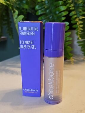 Cheekbone Illuminating Primer Gel — Moon Dew